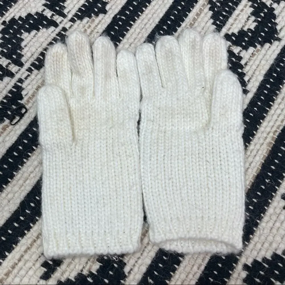 NY&CO Cream Cable Knit Gloves